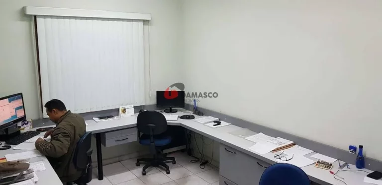 Imagem Sobrado à venda 3 Quartos, 1 Suite, 2 Vagas, 165M², Vila Mazzei, Santo André - SP