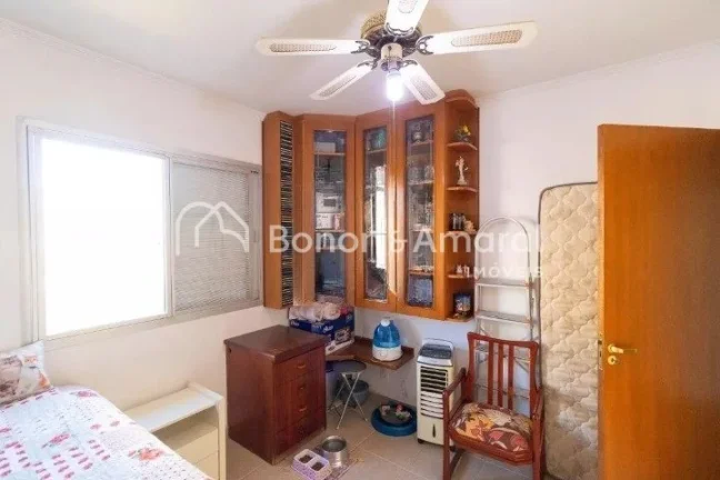 Imagem Aconchegante imóvel à venda com 3 quartos, sendo 1 suíte, e 2 banheiros.
Ideal para quem busca co...