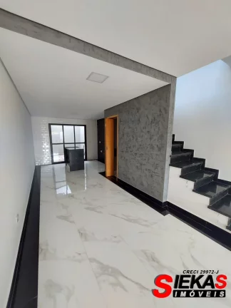 Imagem Imperdível! Casa à venda em São Paulo-SP, Vila São Geraldo: 3 quartos, 1 suíte, 2 salas, 3 banheiros, 2 vagas de garagem, 130m².