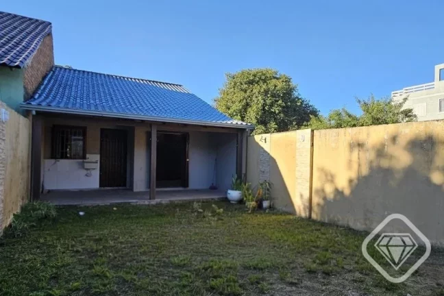 Imagem Casa Térrea acolhedora com pátio amplo. 

Imóvel aconchegante em rua tranquila do bairro Hípica,...