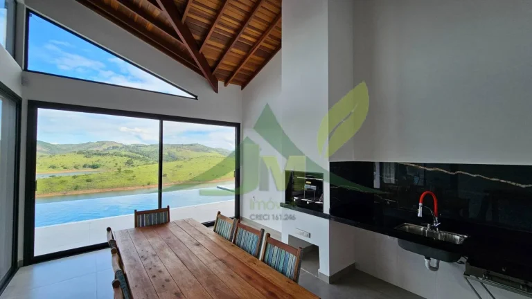 Imagem Chácara com Vista Deslumbrante para a Represa em Piracaia-SP