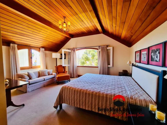 Imagem Casa a Venda na Região de Vila Capivari em Campos do Jordão - SP.