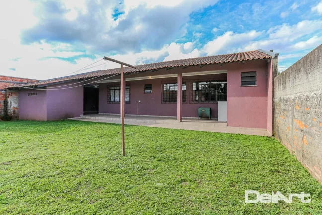 Imagem Excelente casa térrea com uma generosa metragem de R$ 160,00m2 aproximadamente - em alvenaria, localizada a próxima também a panificadoras, mercados,