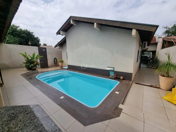 Imagem Linda casa com área gourmet e piscina