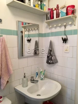 Imagem Casa estilo loft, com 110 m² e área total de 70 m², 01 dormitório, sala dois ambientes, banheiro...