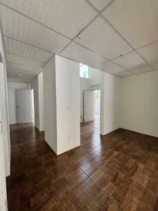 Imagem Casa com 4 dormitórios sendo 2 suítes e ampla garagem a no bairro Jardim Blumenau - Blumenau/SC