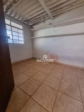 Imagem Casa com 3 dormitórios à venda por R$ 315.000,00 - Vila Vitória - Itumbiara/GO