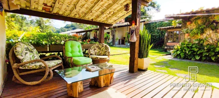 Imagem Casa com 5 dormitórios à venda, 620 m² por R$ 1.650.000 - Próximo a Albuquerque - Teresópolis/RJ