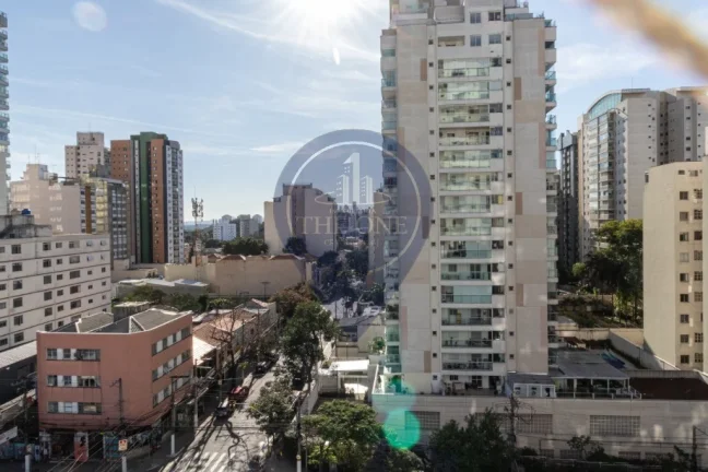 Imagem Apartamento à venda em Pinheiros, São Paulo-SP: 1 quarto, 1 suíte, 2 salas, 2 banheiros, 2 vagas de garagem, 80m². Confira!