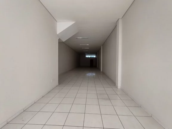 Imagem Barracão comercial , amplo com ótima metragem ,contendo copa , 2 banheiros , localizado em Santa T...