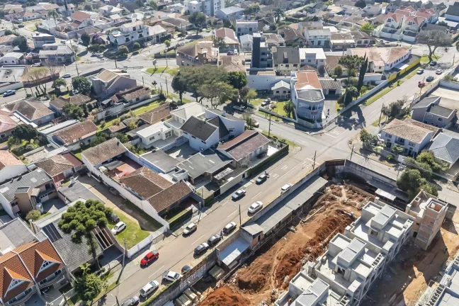 Imagem Terreno de Esquina no Bairro Portão – Excelente Oportunidade para Construtores!