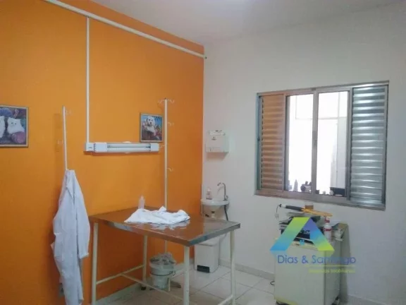 Imagem Casa com 250 m² área construída, terreno total de 400 m².