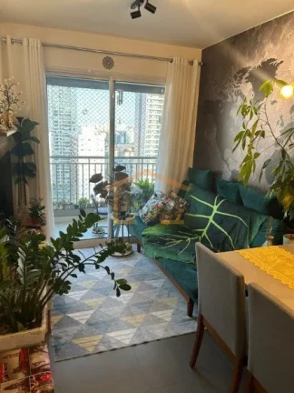 Imagem Apartamento à venda com 57 m², 2 dormitórios com armários, sacada ampla integrada à cozinha, sa...