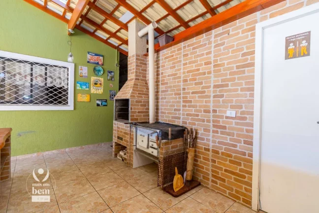 Imagem Sobrado de ESQUINA com ÁREA GOURMET com 3 quartos, 1 Suíte, 1 Demi-Suite, Área Gourmet à venda, 220 m² por R$ 899.900 - Portão - Curitiba/PR