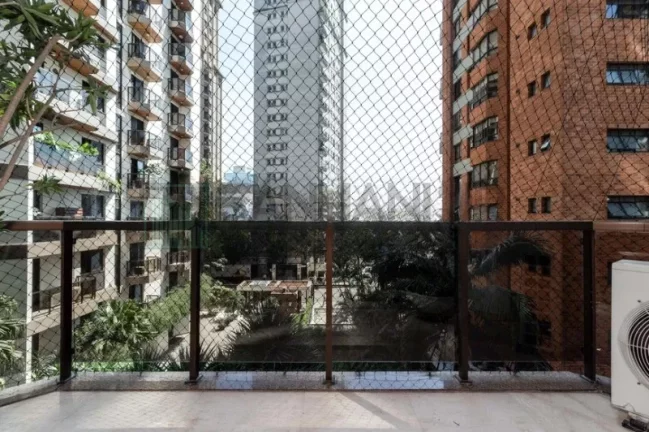 Imagem Venha conhecer este incrível apartamento com 3 quartos e 4 banheiros para alugar, com 225m² de pura sofisticação e conforto! Recentemente reformado,