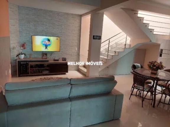 Imagem Casa Sobrado à Venda Semi Mobiliada com 02 Suítes Localizada no Centro de Balneário Camboriú - SC