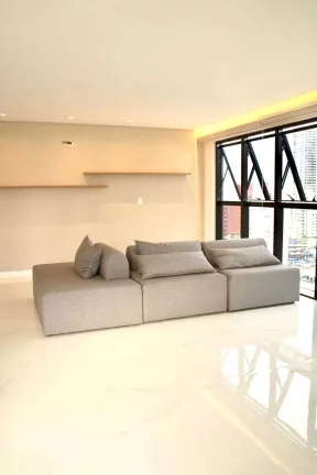 Imagem Cobertura duplex com 4 suítes e 4 vagas de garagem em Balneário Camboriú