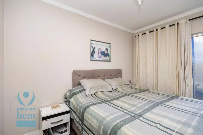 Imagem Sobrado com 3 quartos (1 suíte), 4 vagas de garagem à venda por R$ 780.000 - Pinheirinho - Curitiba/PR