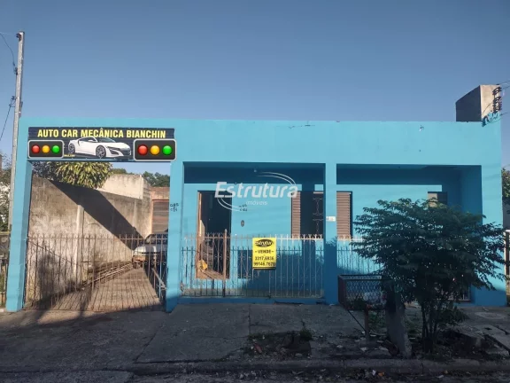 Casa na T. Neves próxima à mercado e farmácias