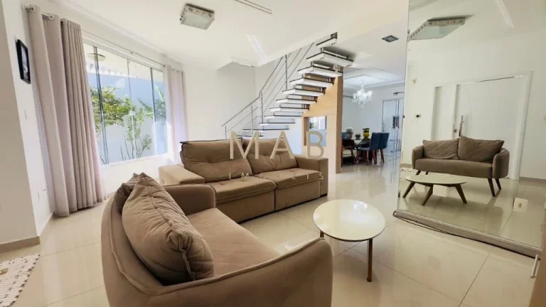 Imagem Imperdível Casa à Venda: 4 Quartos, 4 Suítes, 1 Sala, 5 Banheiros, 3 Vagas de Garagem em Ingleses do Rio Vermelho, Florianópolis-SC!
