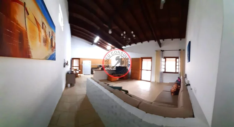 Imagem CASA Terrea escritura definitiva com varanda ,2 suites, lavabo, area gourmet,piscina , garagem para 5 carros e duas kitnets