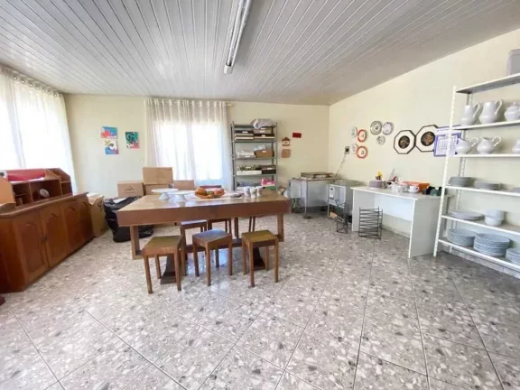 Imagem Casa com 4 dormitórios sendo 1 suíte e 5 vagas de garagem com piscina privativa - Balneário Camboriú