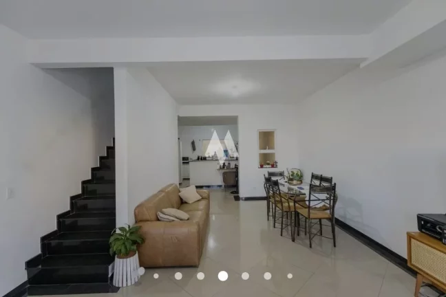 Imagem Casa à venda com 180m², 3 suítes e 5 vagas - São Paulo