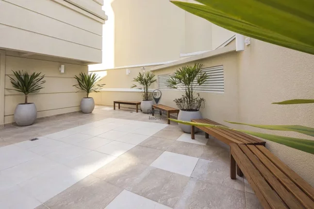 Imagem Um projeto neoclássico, com apartamentos com 3 dormitórios (suíte). Localizado na rua Barão dos ...