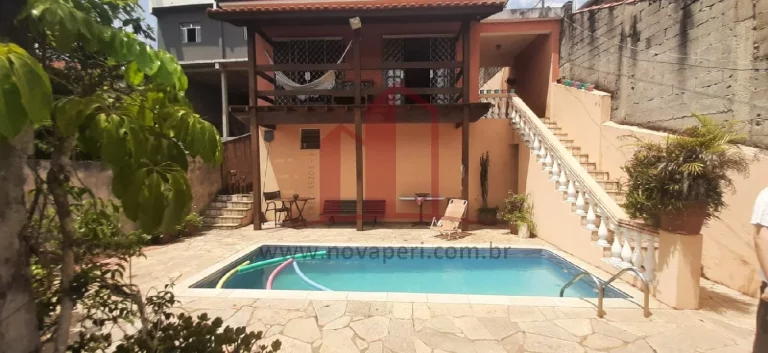 Imagem Imperdível oportunidade: Casa à venda no Centro de Franco da Rocha-SP, com 4 quartos, 1 suíte, 2 salas e mais!