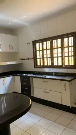 Imagem Sobrado com 3 dormitórios à venda, 250 m² por R$ 700.000,00 - Vila Santa Helena - Poá/SP