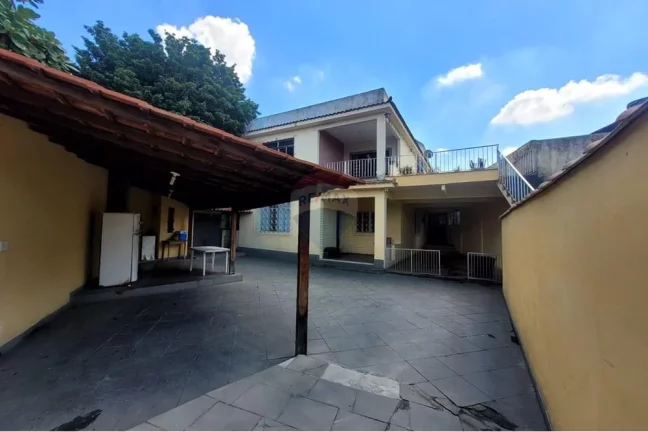 Imagem Casa com 5 quartos 200 m², Honório Gurgel, Rio de Janeiro.