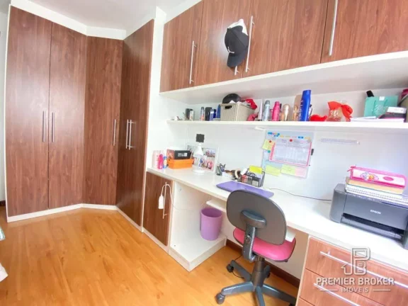 Imagem Apartamento à venda, 60 m² por R$ 470.000,00 - Artistas - Teresópolis/RJ