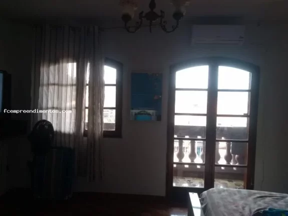 Imagem Sobrado para Venda em Limeira, Jardim Hortência, 4 dormitórios, 1 suíte, 1 banheiro, 2 vagas