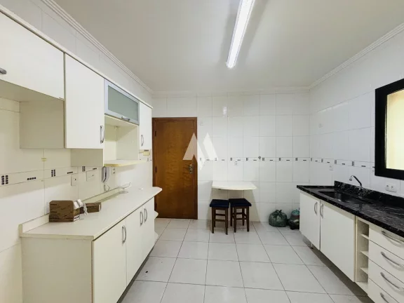 Imagem Apartamento à venda 3dormitórios,2 suítes e 2 vagas demarcadas - Pompéia / Santos