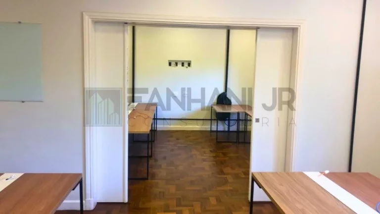 Imagem Aluguel de Casa Comercial no Jardim América, São Paulo-SP: 8 salas, 20 vagas de garagem, 500 m² de área.