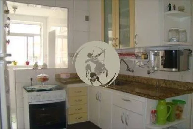 Imagem APARTAMENTO A VENDA NO EMBARE EM PREDIO FRENTEAO MAR COM VISTA LATERAL