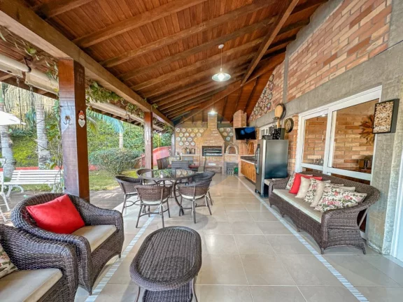 Imagem Casa em Condomínio a Venda no bairro Granja Viana - Carapicuíba, SP