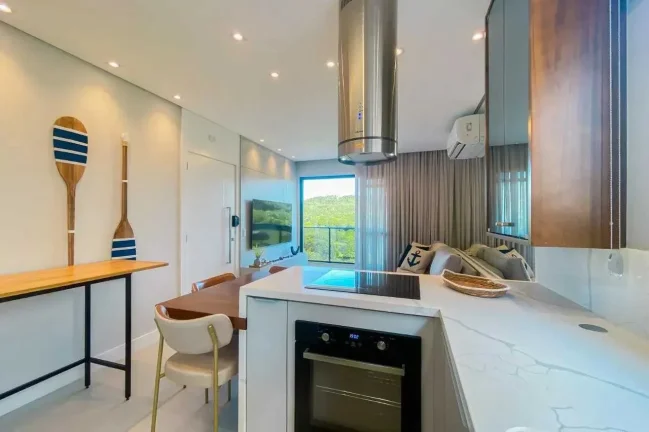 Imagem Apartamento mobiliado com 3 dormitórios sendo 2 suítes a 350m da Praia | Gov Celso Ramos/SC