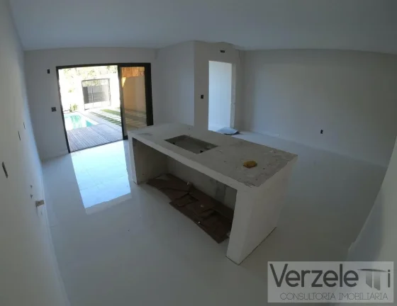 Imagem Casa / Sobrado para Venda em Camboriú / SC no bairro São Francisco de Assis