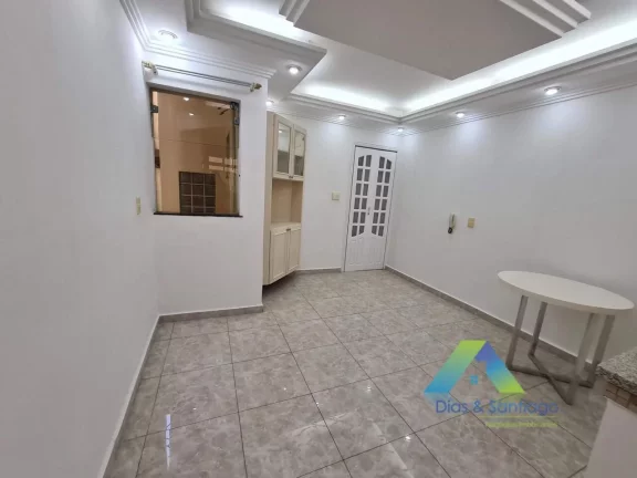 Imagem Sobrado com 3 suítes e 4 vagas em Vila Pires, Santo André/SP !!