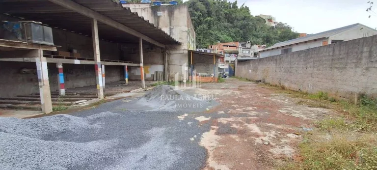 Imagem Aluga-se Grande área 850m² com cobertura de 250m², 1 ou 2 Banheiros no Alto da Boa Vista, Mauá-SP