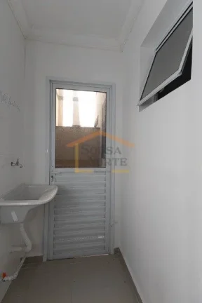 Imagem Apartamento com 39,05m², dispõe de 2 dormitórios, sala para dois ambientes, cozinha com gabinete ...