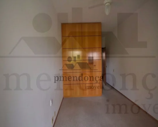 Imagem Apartamento amplo e iluminado. Living para 03 ambientes com lareira, terraço gourmet e piscina. Coz...