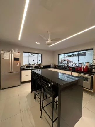 Imagem Casa com 4 Quartos para Alugar, 350 m² em Barra Da Tijuca - Rio De Janeiro