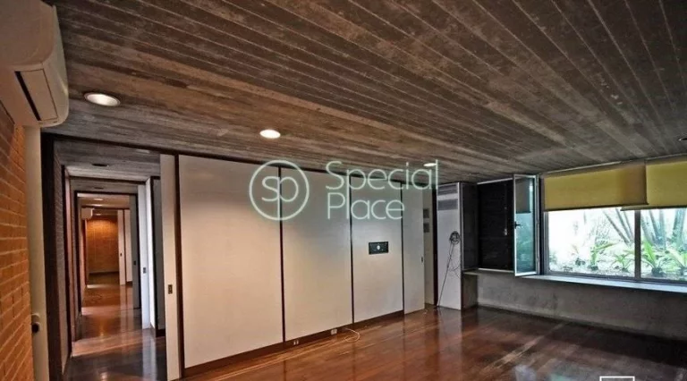 Imagem Excelente residência com 976m² de área construída num terreno de 3.100m² no bairro Cidade Jardi...