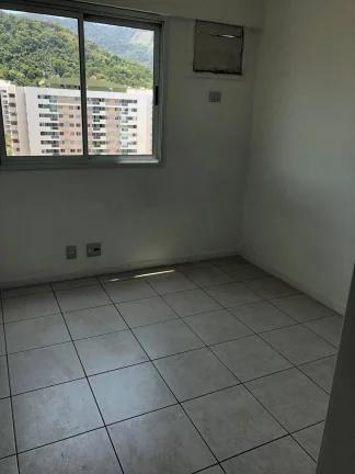 Imagem Apartamento com 2 Quartos à Venda, 68 m² em Camorim - Rio De Janeiro