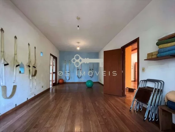 Imagem Cond Granja Viana II. Espaçosa, iluminada, abraçada pela agrofloresta