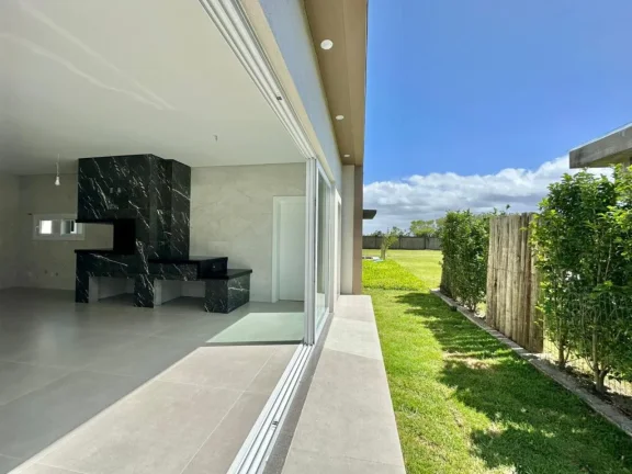 Imagem Casa em Condominio 3 Dormitórios - Bairro Araçá