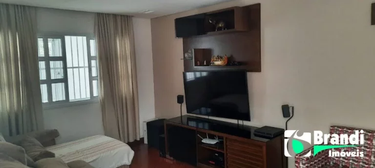 Imagem Ótimo sobrado e localização!3 dormitórios com suíte e closet.