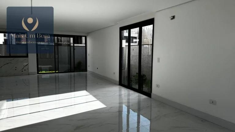 Imagem Sobrado Tríplex com Terraço em condomínio fechado com Piscina, 3 suítes, 171 m² por R$ 1.290.000 - Santa Cândida - Curitiba/PR